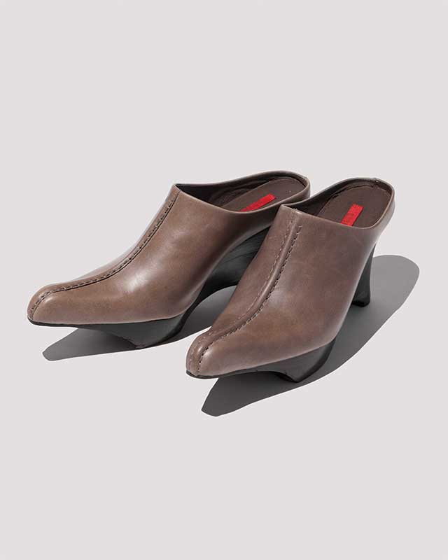 arch bridge-gete mule / M259AC01 - khaki gray
